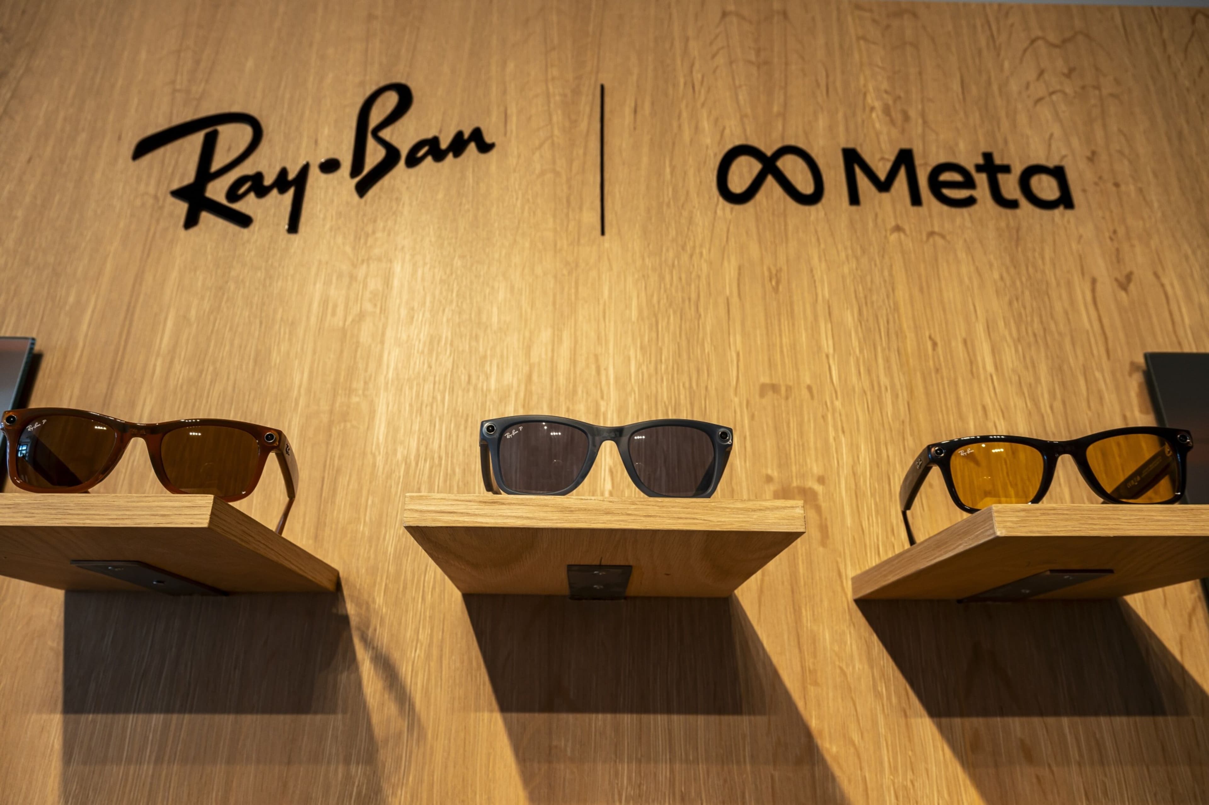 Meta’s Ray-Ban smart glasses now let you share images directly to your Instagram Story